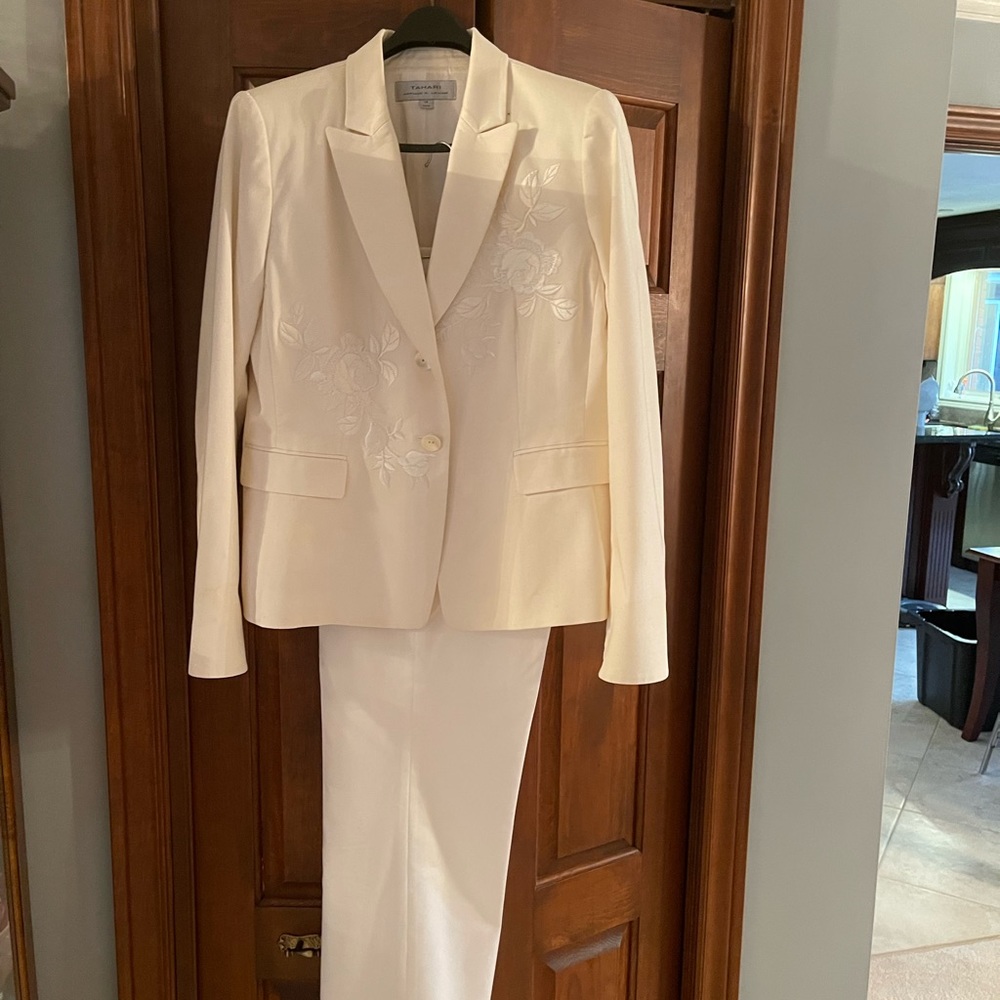 COPY - Tahari Women’s jacket